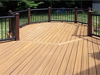 <b>3Trex Transcend Havana Gold Deck boards with Trex Composite Vintage Lantern Post with decorative balusters</b>